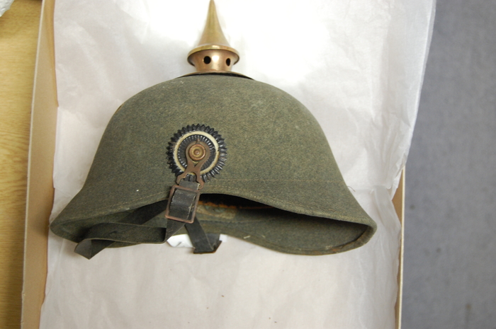W673 German infantry helmet (image/jpeg)
