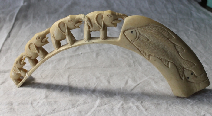 2000/085/756 ivory carving (image/jpeg)